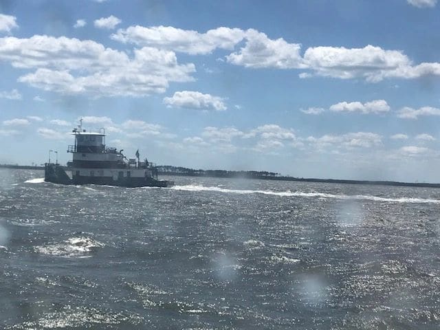 Passing a tow in the Pamlico Sound, from Swansboro for Belhaven.