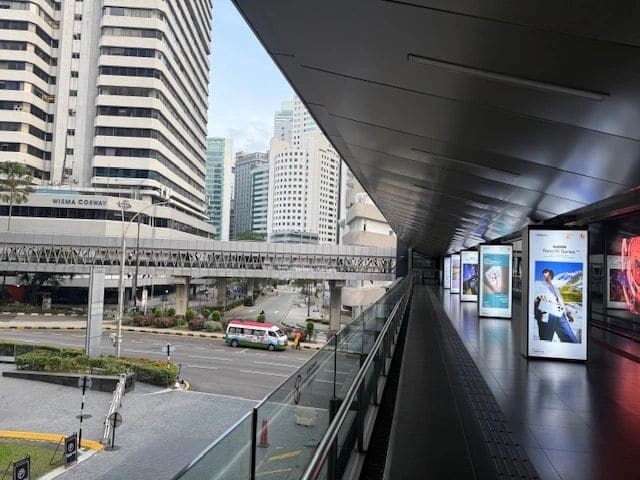 Elevated walkway to KLCC park