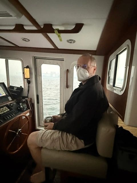 It's smoky on the boat!