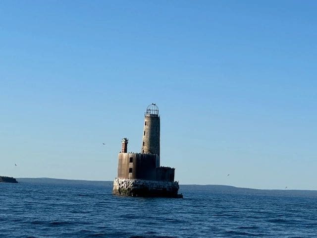 More lighthouses...