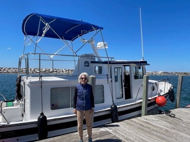 Nina, the original owner, came to the docks to welcome us!