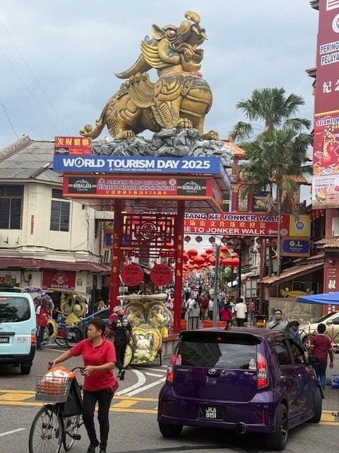 Back to China Town for evening markets