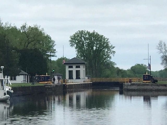Coming up to lock E-21